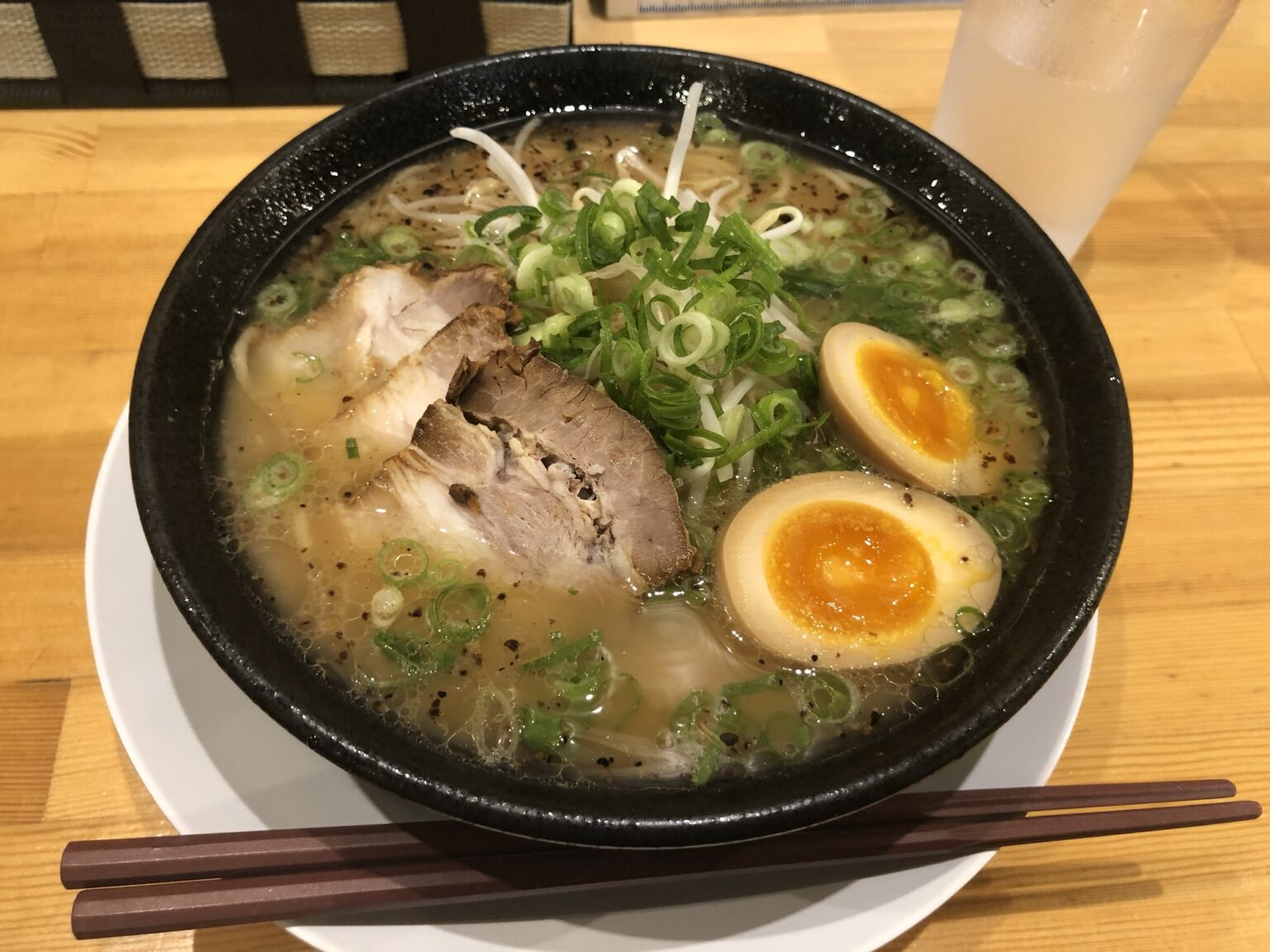 麺屋二郎の指宿豚骨ラーメン~かさね~味玉入り