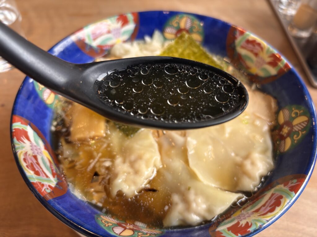 ワンタンチャーシュー麺スープ