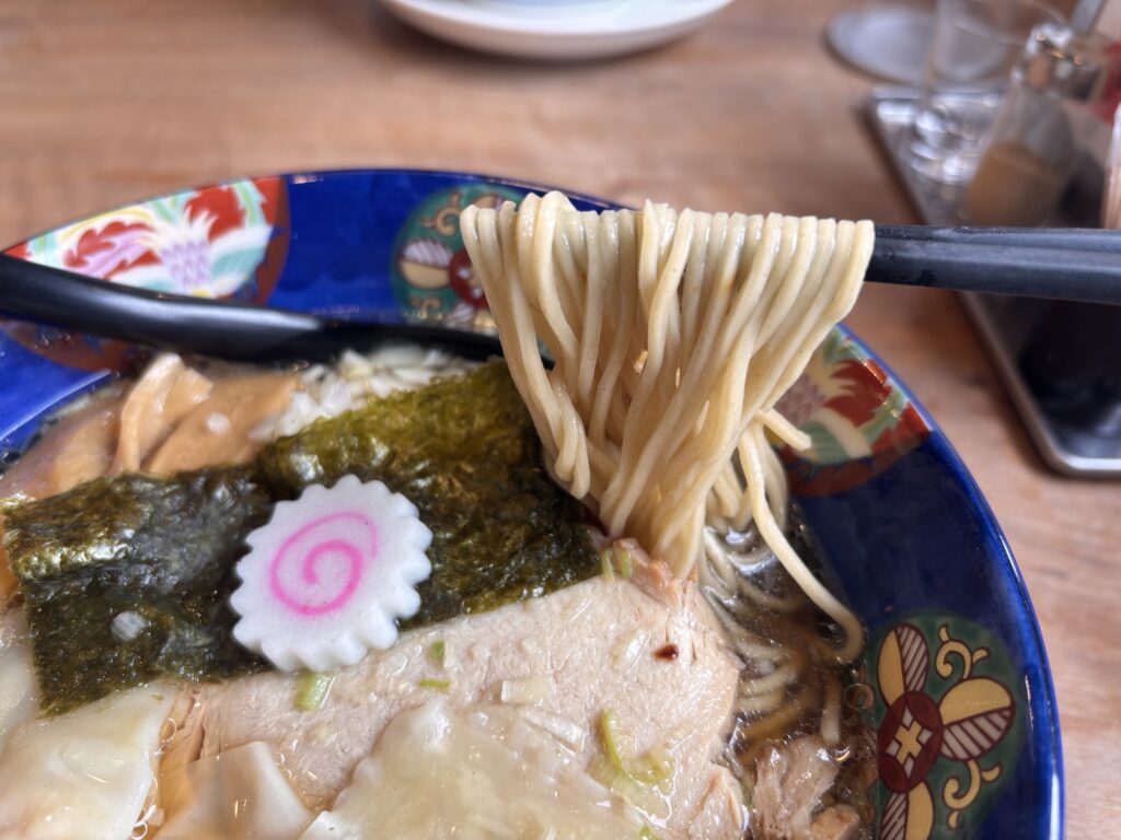 ワンタンチャーシュー麺の麺