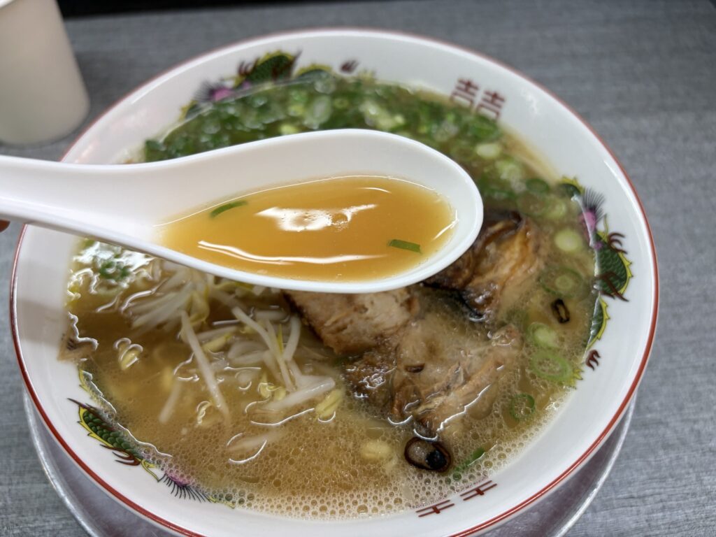 ほんやラーメン スープ