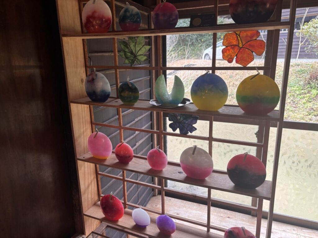 玻璃と灯り 店内